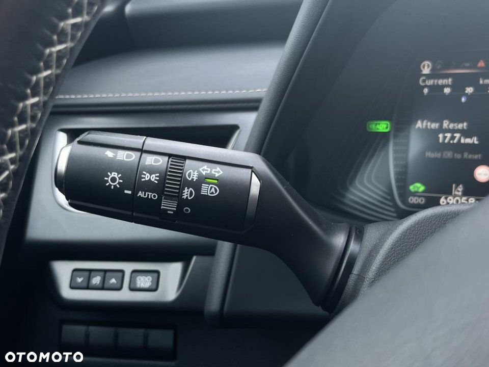 Lexus UX - 33