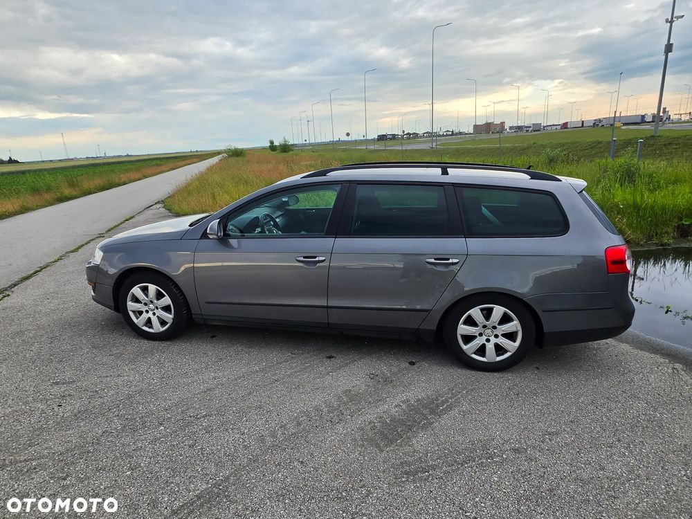 Volkswagen Passat 2.0 FSI Individual - 5