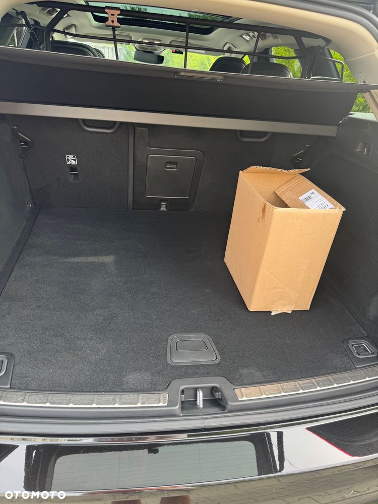 Volvo XC 60 B4 D AWD Plus Dark - 9