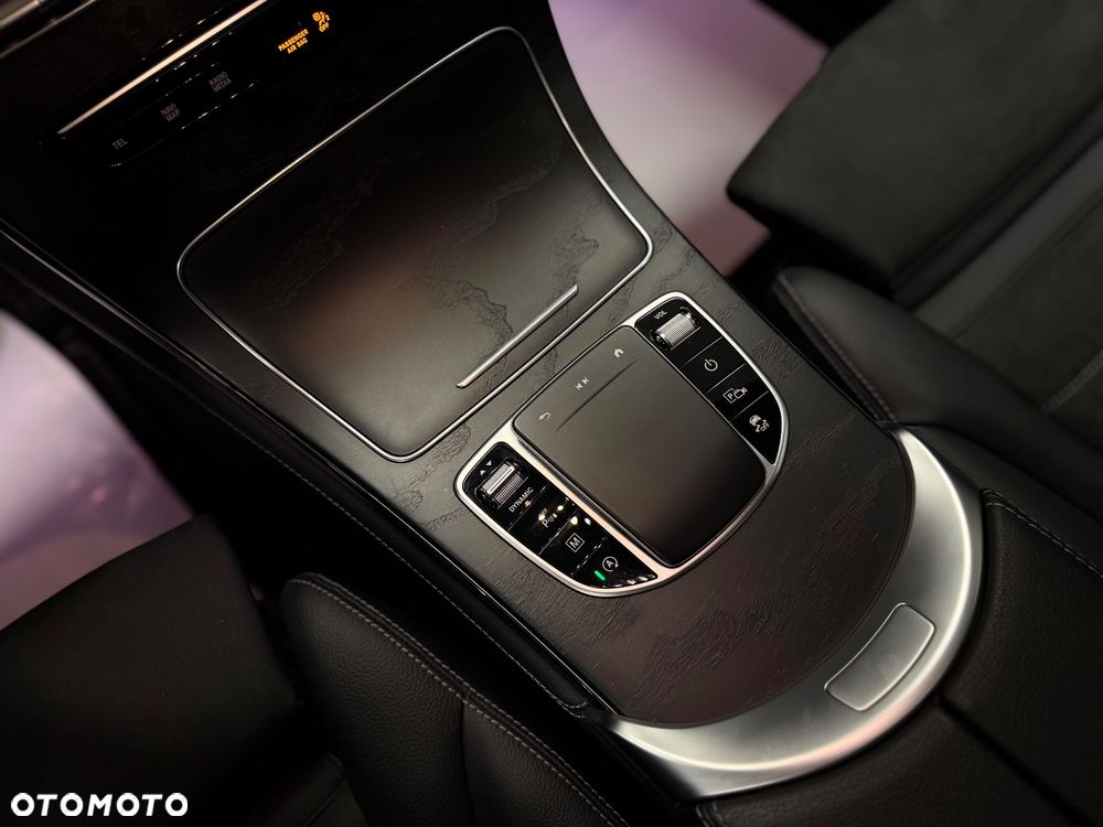 Mercedes-Benz GLC 200 4Matic 9G-TRONIC AMG Line Plus - 20