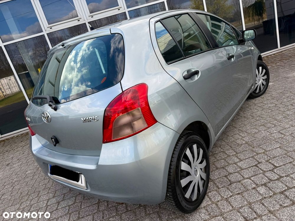 Toyota Yaris 1.3 Luna A/C - 19