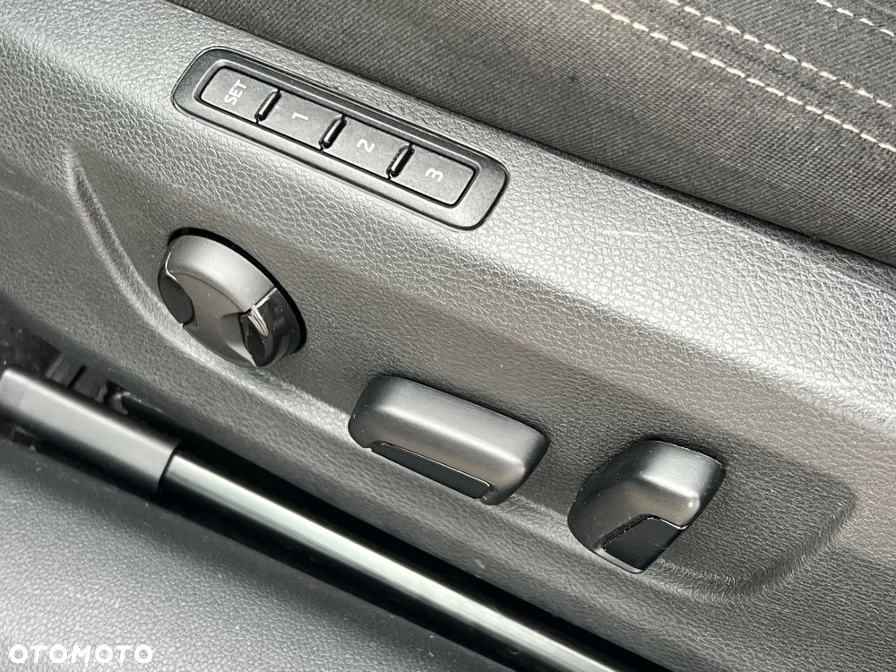 Skoda Superb 2.0 TDI Sportline - 32