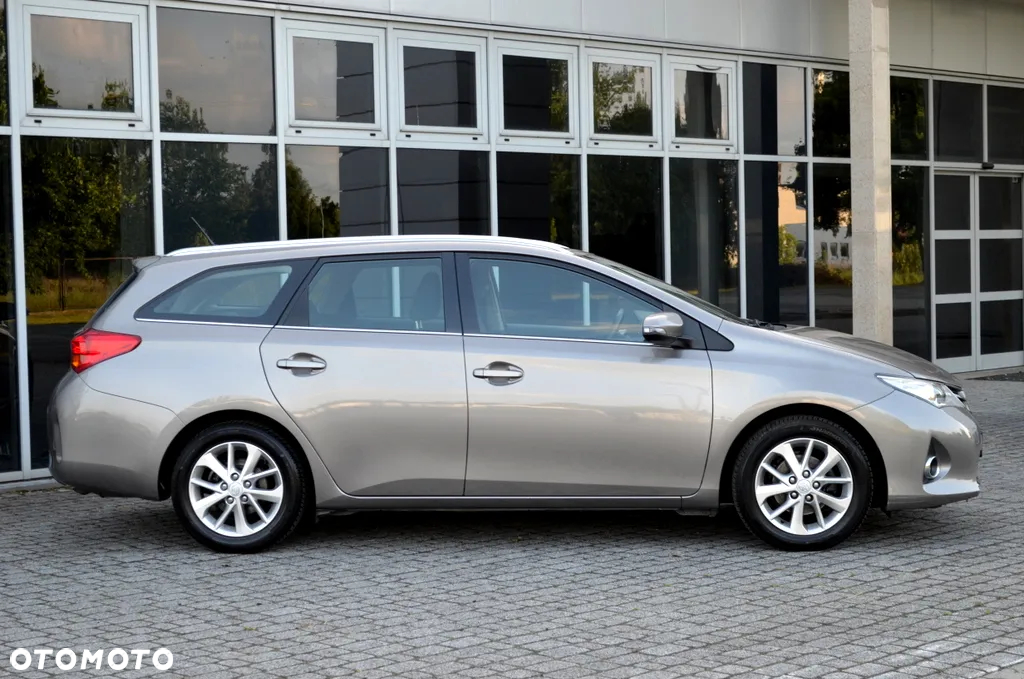 Toyota Auris 1.6 Dynamic - 3