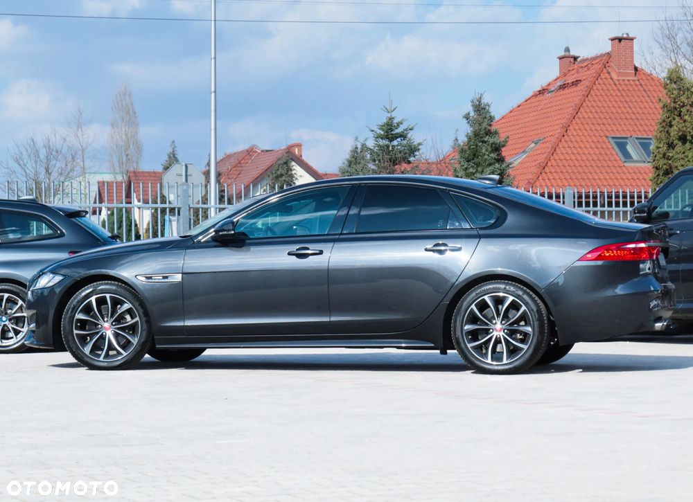 Jaguar XF 20d R-Sport - 6