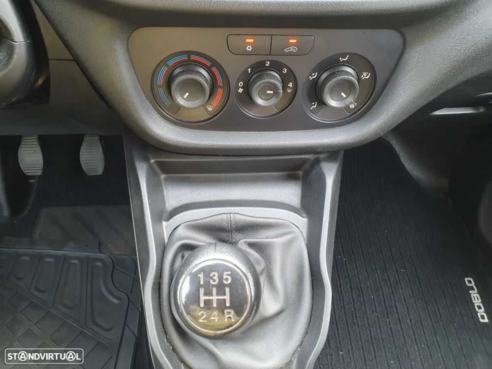 Fiat DOBLO MULTIJET 3 LUGARES A/C - 11