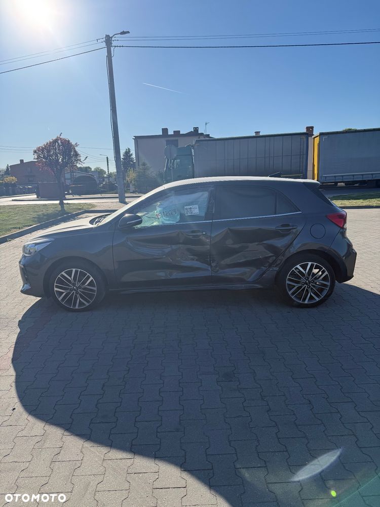 Kia Rio - 3
