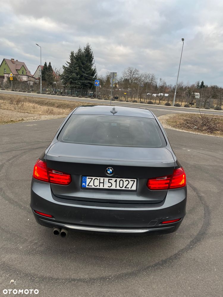 BMW Seria 3 328i xDrive Luxury Line - 15