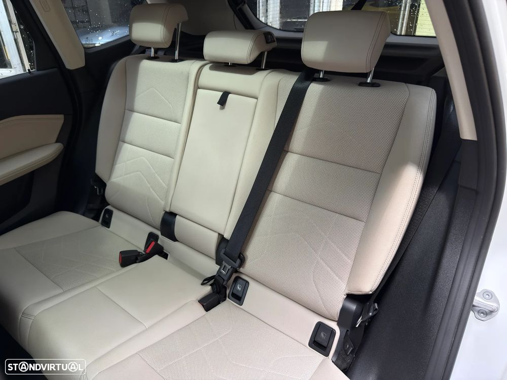BMW iX1 xDrive30 xLine - 19