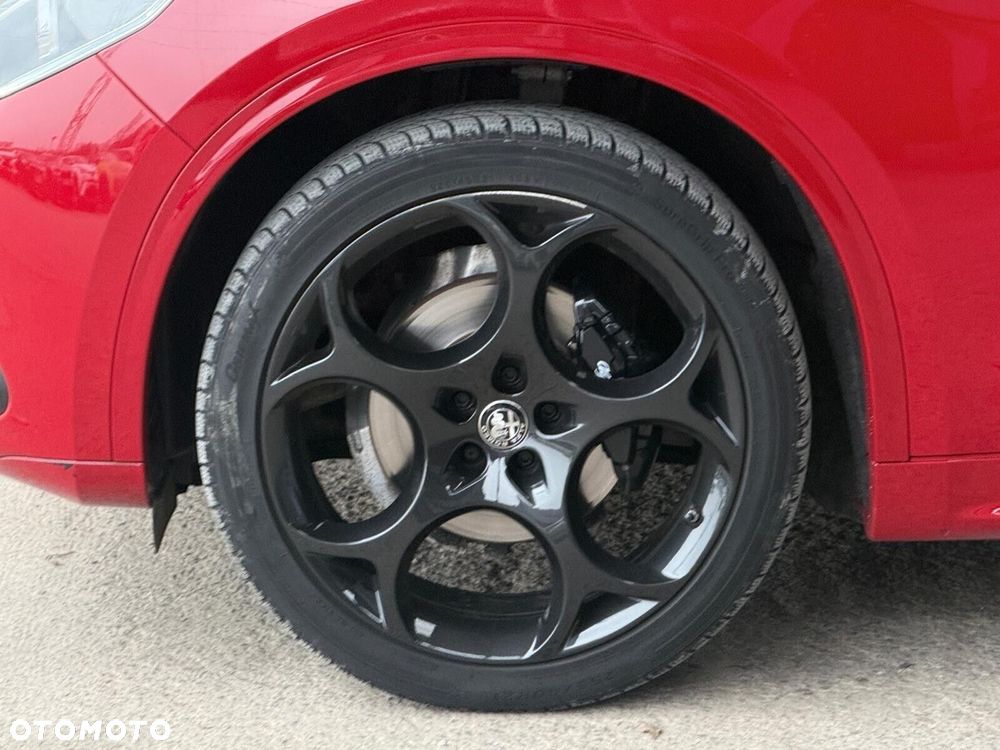 Alfa Romeo Stelvio 2.0 Turbo Veloce TI Q4 - 9