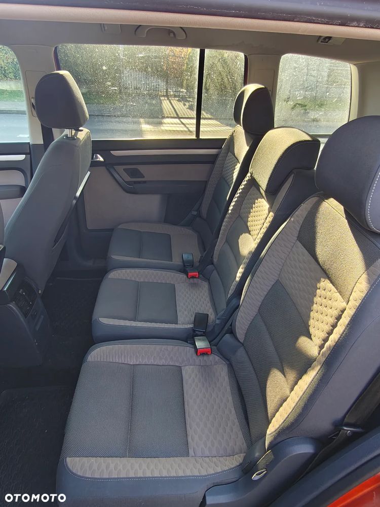 Volkswagen Touran 2.0 TDI DPF Cross - 11