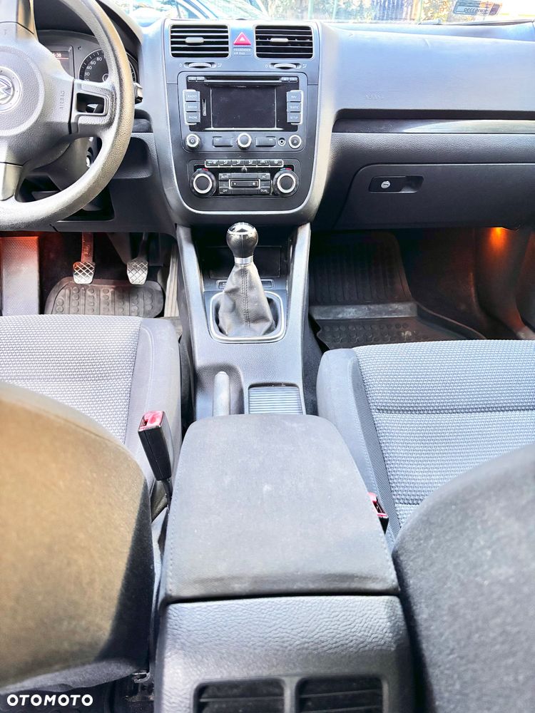 Volkswagen Jetta - 13
