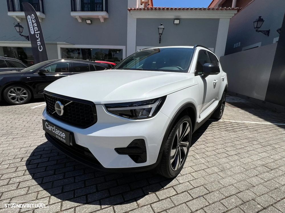 Volvo XC 40 2.0 B3 Plus Dark - 1