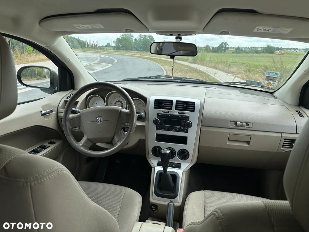 Dodge Caliber - 10