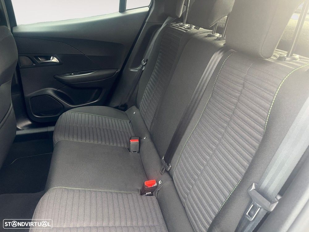 Peugeot 2008 1.2 PureTech Active - 13