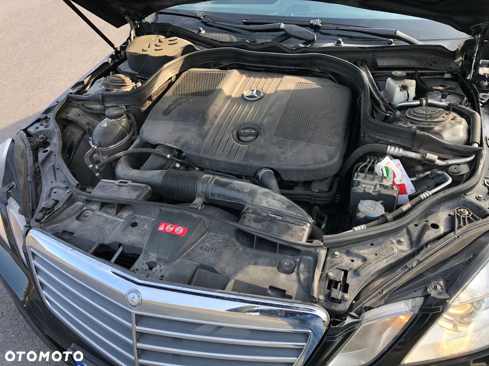 Mercedes-Benz Klasa E ver-220-t-cdi-dpf-blueefficiency-automatik - 17
