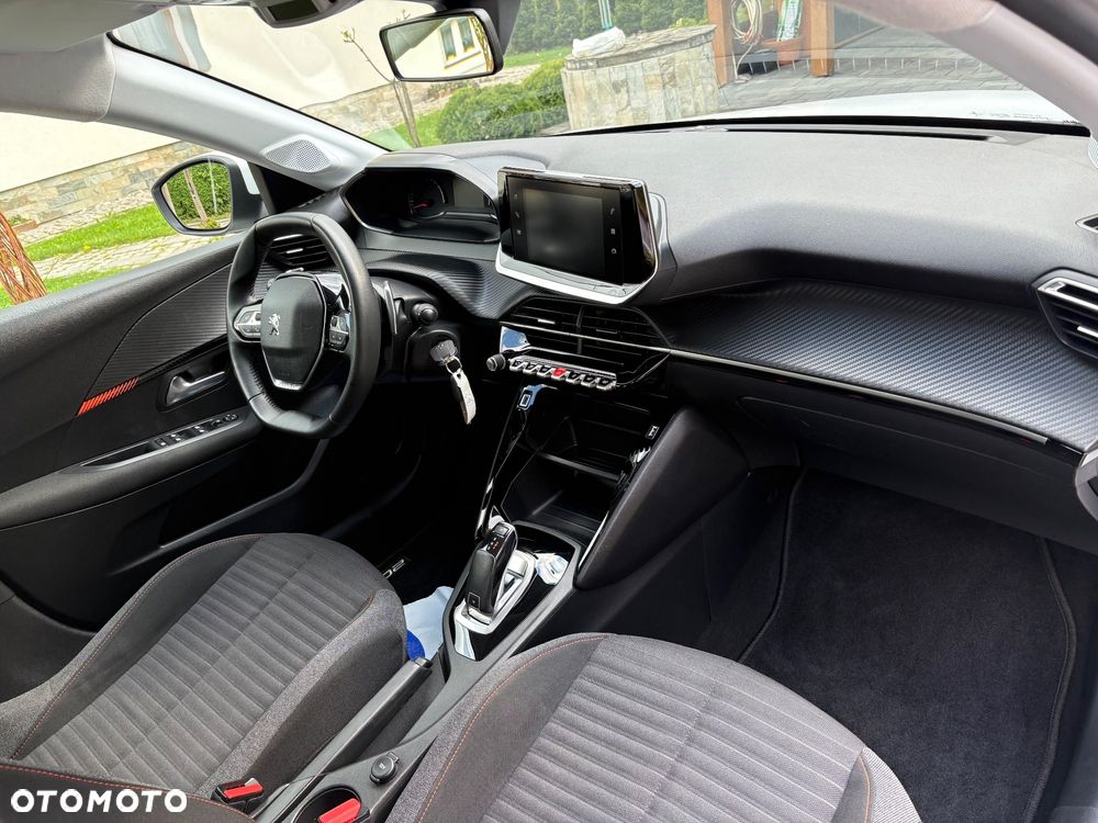 Peugeot 208 - 9