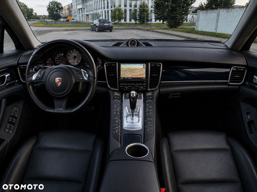 Porsche Panamera 4S - 10