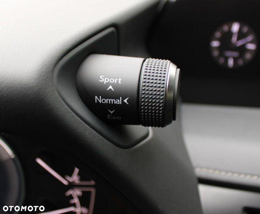 Lexus UX - 19