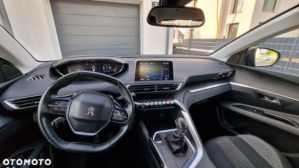 Peugeot 3008 PureTech 130 Stop & Start GPF Allure - 29