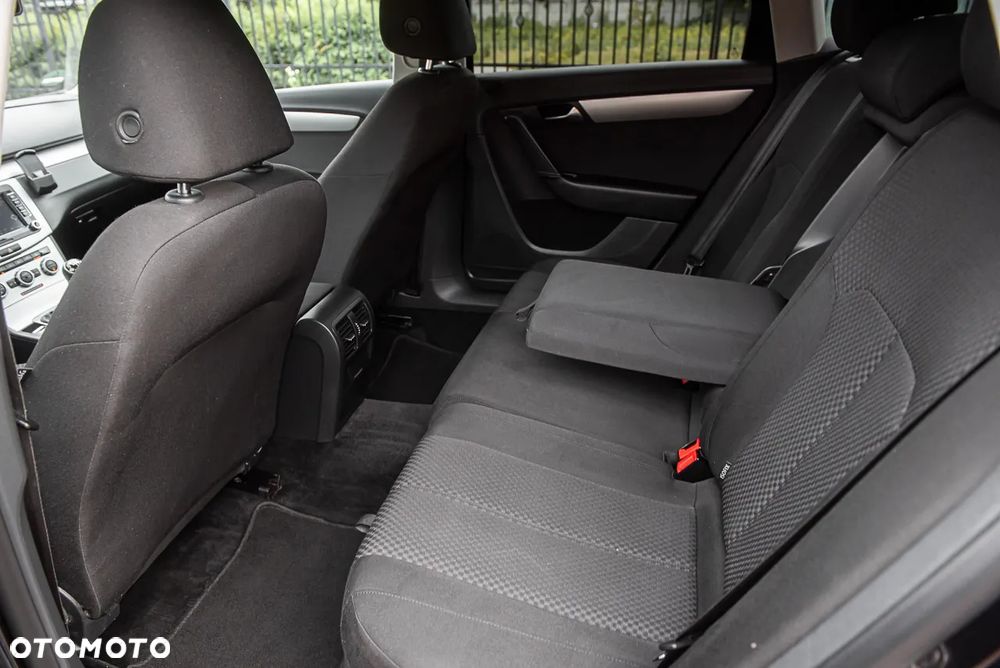 Volkswagen Passat - 24