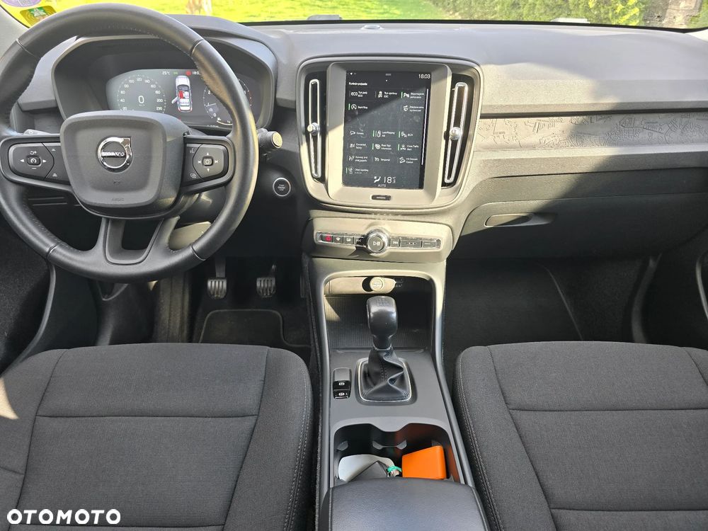 Volvo XC 40 T2 Momentum Pro - 14