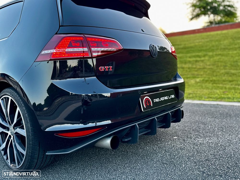 VW Golf GTI Performance BlueMotion DSG - 14