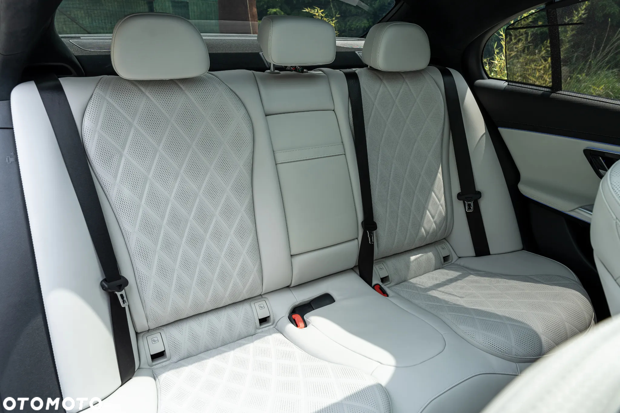 Mercedes-Benz Klasa E 220 d 4-Matic Exclusive - 41
