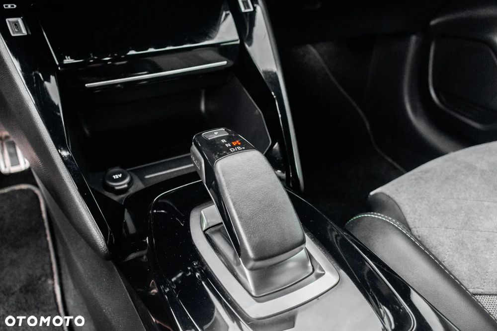 Peugeot 208 e-208 GT Line - 23