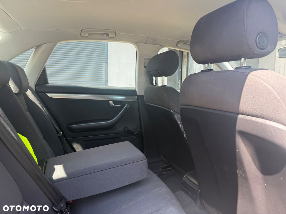 Audi A4 Limousine - 7
