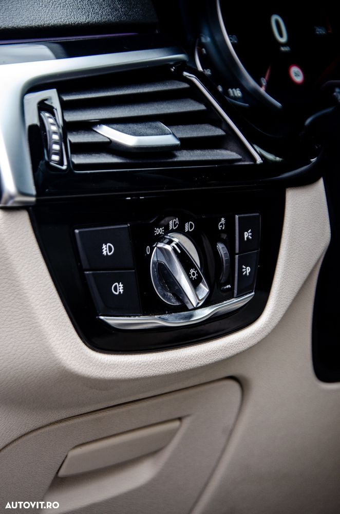 BMW Seria 5 540i xDrive AT - 22