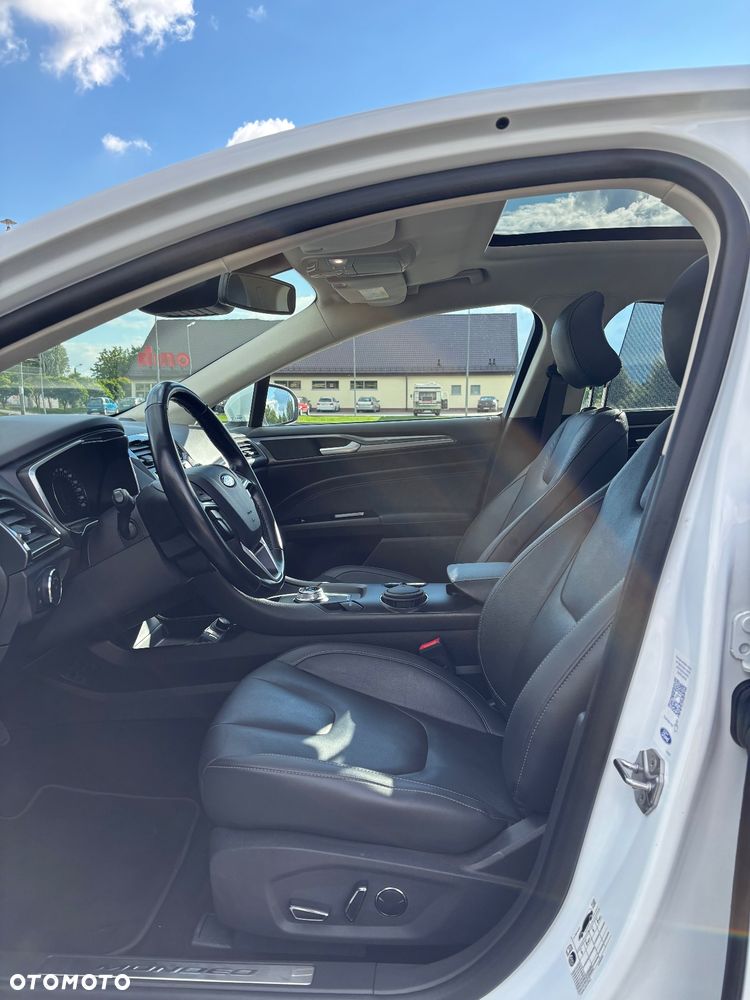 Ford Mondeo 2.0 EcoBlue Titanium - 13