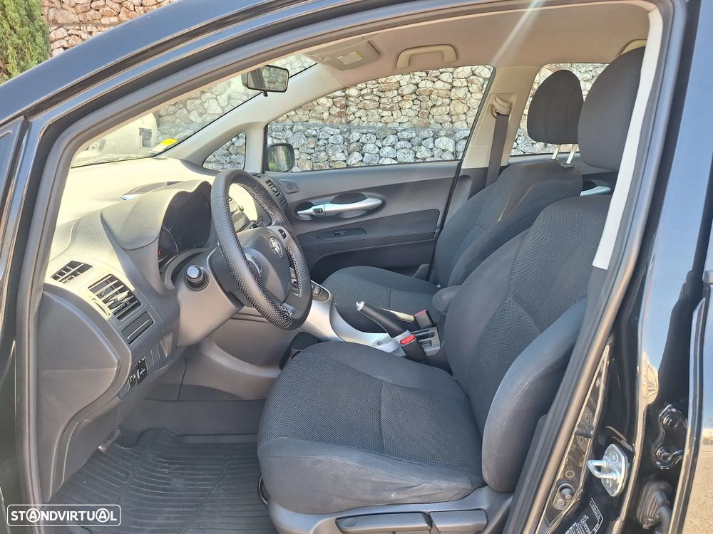 Toyota Auris 1.8 HSD JLL17 - 12