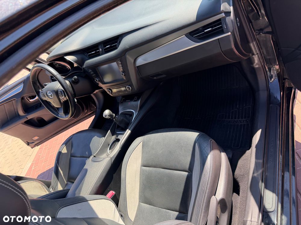 Toyota Avensis 2.0 D-4D Premium - 32