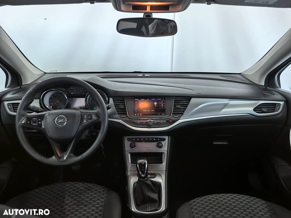 Opel Astra 1.2L Turbo Start/Stop Edition - 11