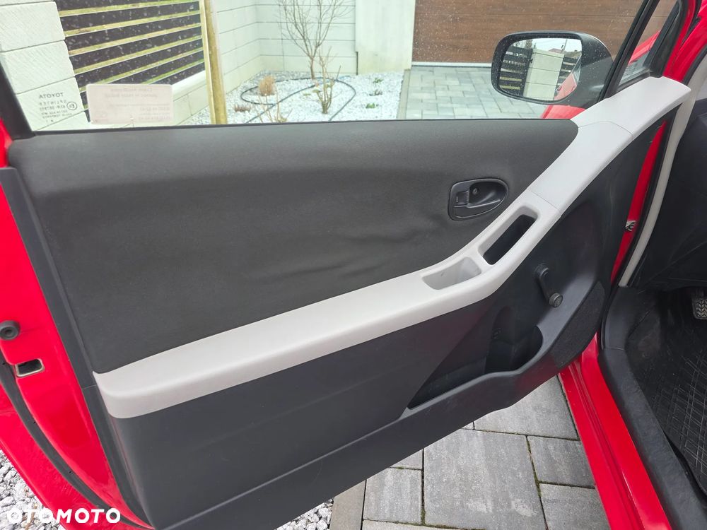 Toyota Yaris 1.0 Luna - 12