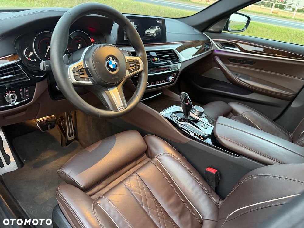 BMW Seria 5 540i M Sport sport - 39