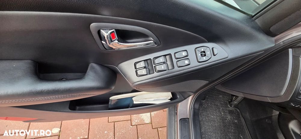 Hyundai ix35 2.0 CRDI 4WD Automatik Premium - 17