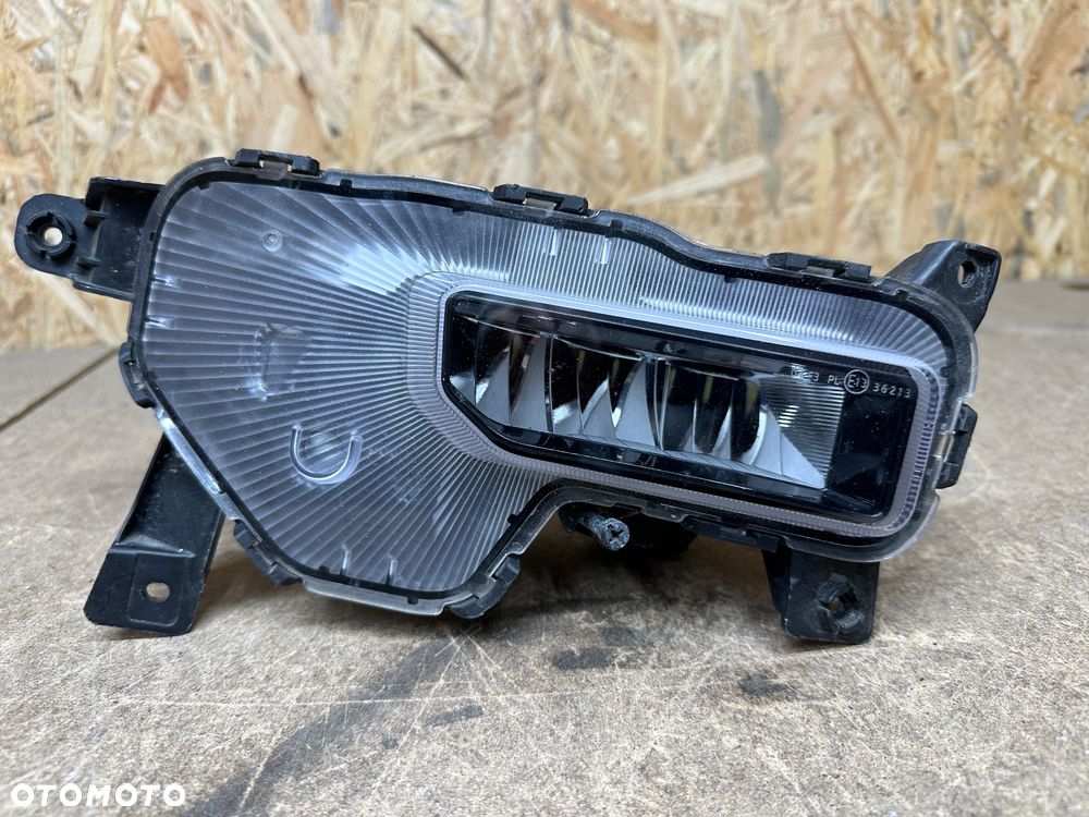KIA NIRO II DRL PRAWY HALOGEN 92202-AT - 1