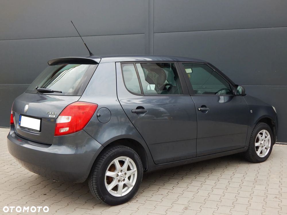Skoda Fabia 1.2 HTP STYLE Edition - 8