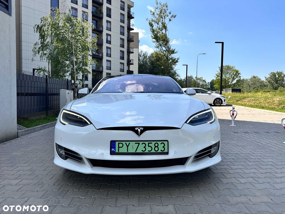 Tesla Model S - 2