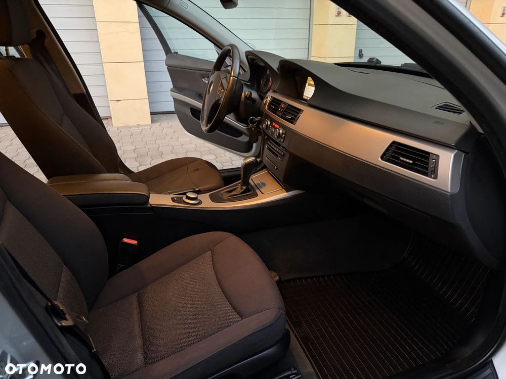BMW Seria 3 320d DPF - 12