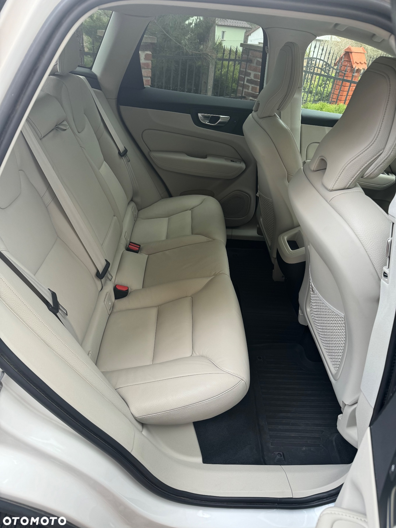 Volvo XC 60 B5 B AWD Plus Bright - 23