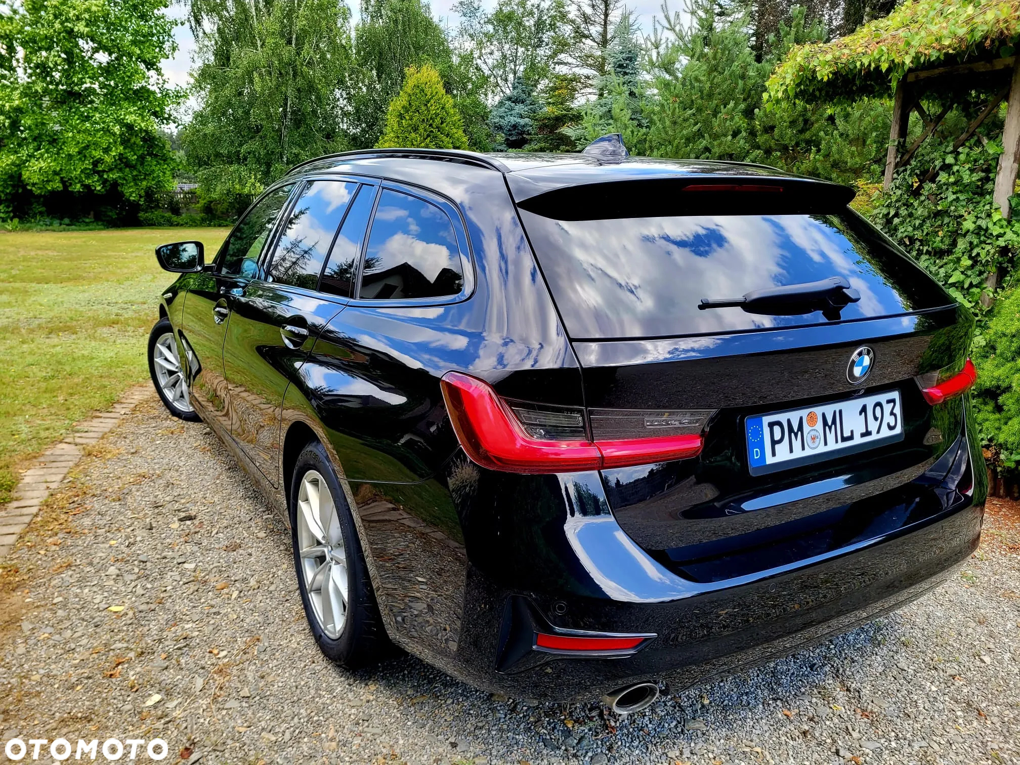 BMW Seria 3 330d Touring xDrive M Sport - 2