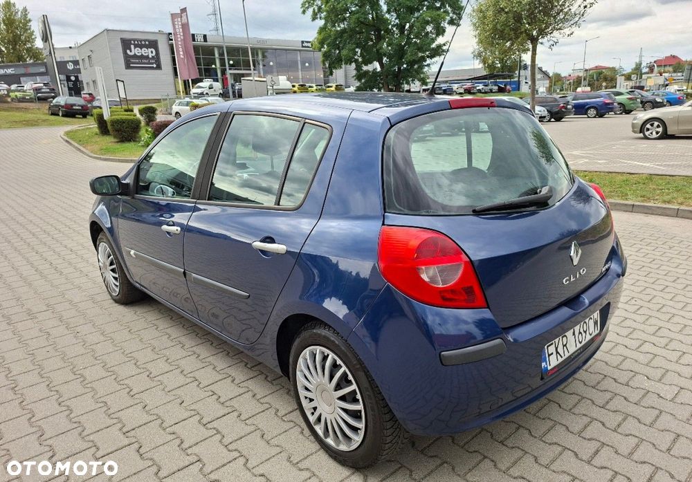 Renault Clio - 9