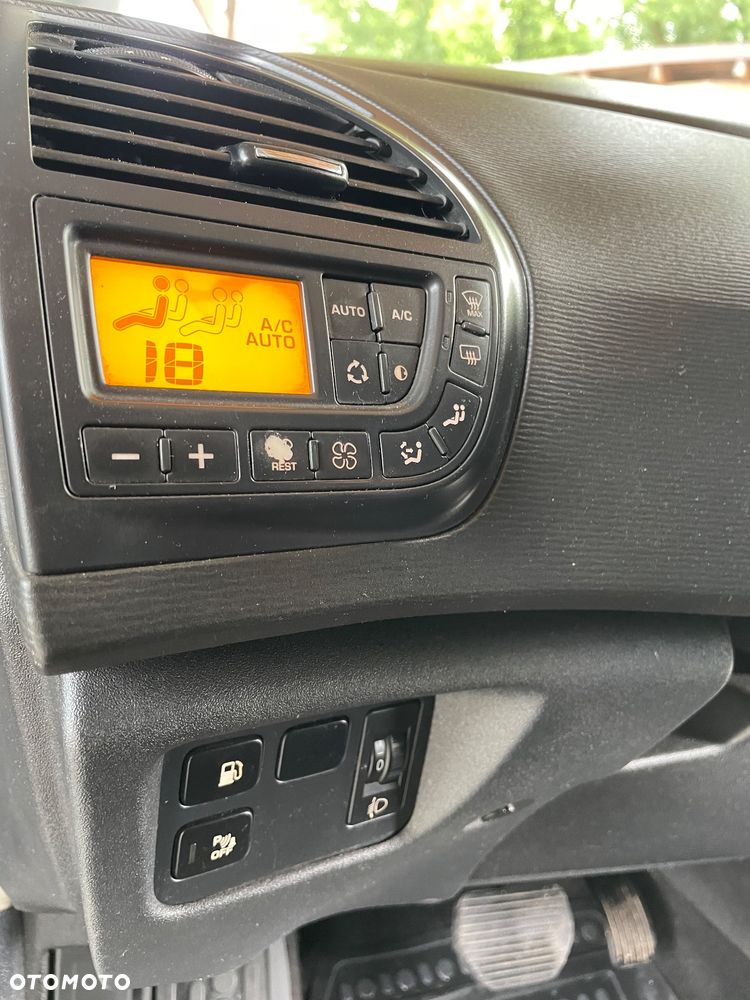 Citroën C4 Picasso 1.6 HDi FAP ESG6 Style - 17
