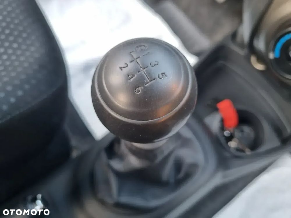 Toyota Yaris - 19