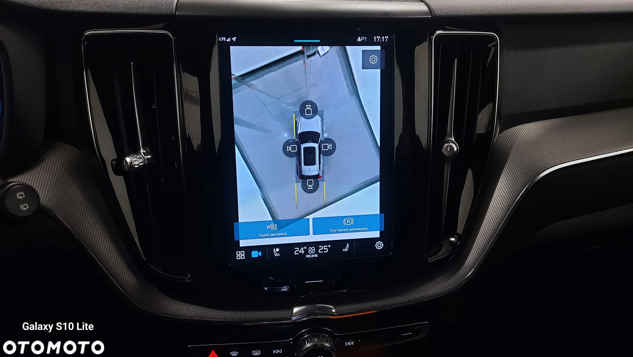Volvo XC 60 B4 D AWD Plus Dark - 26