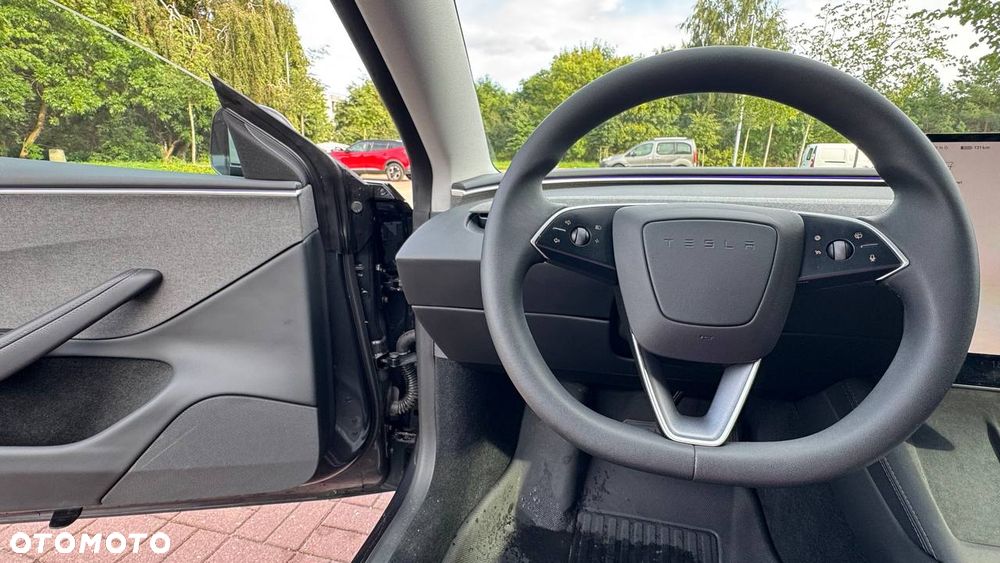 Tesla Model 3 - 9