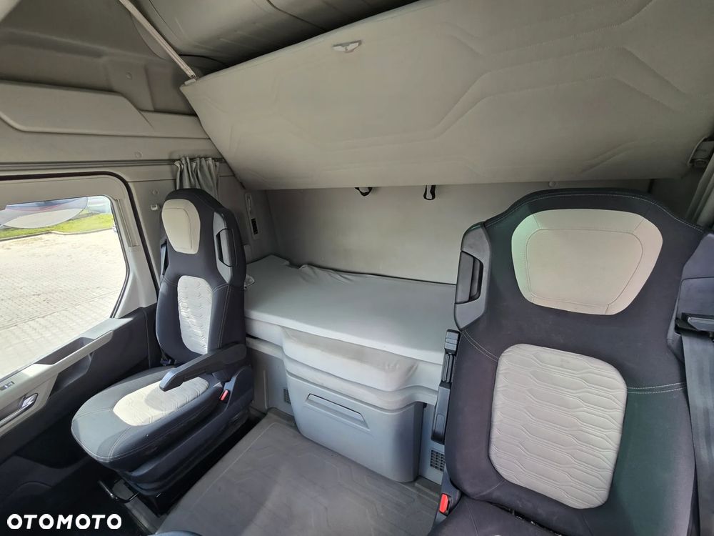 Ford F-MAX - 12