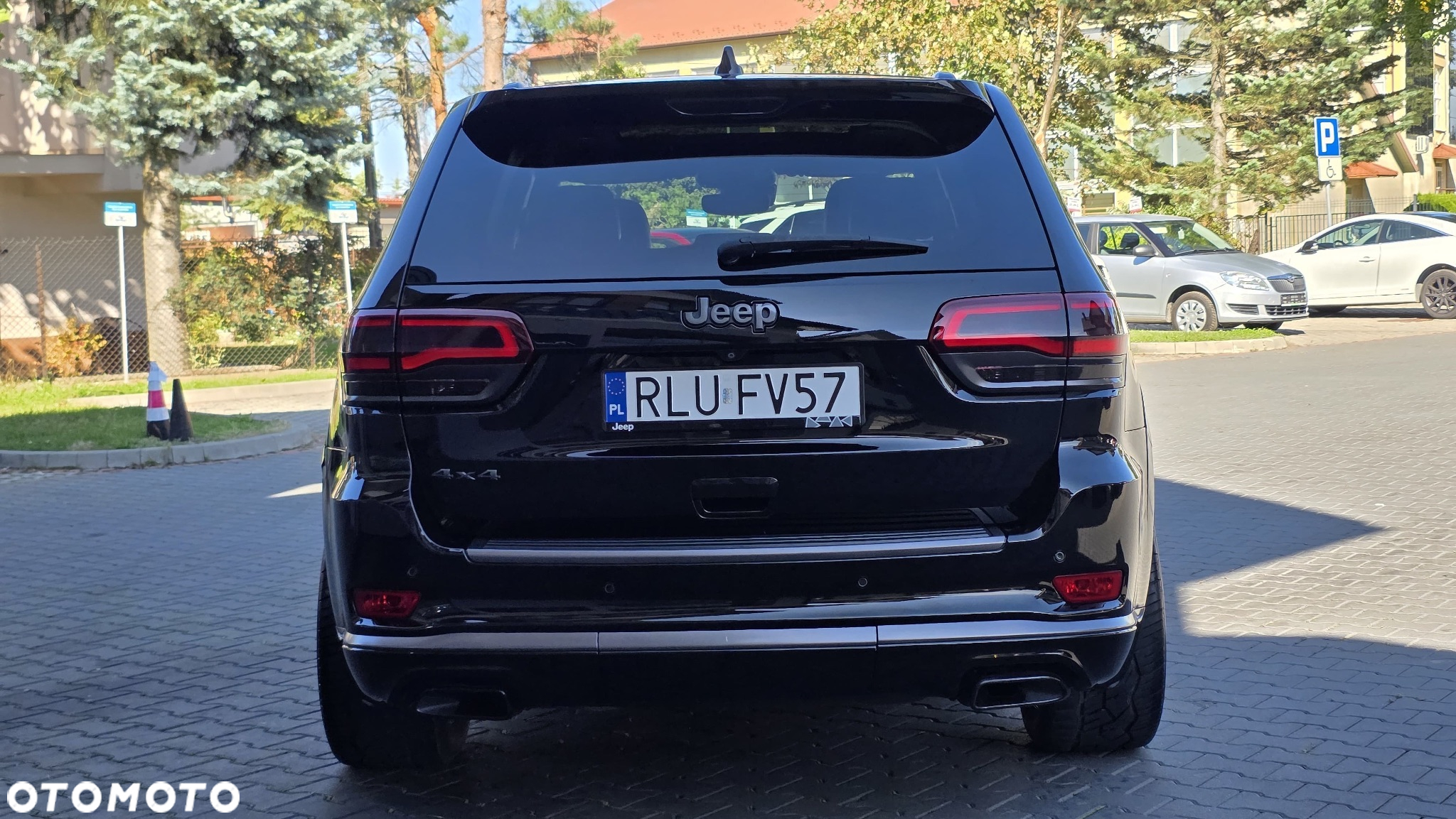 Jeep Grand Cherokee 5.7 V8 HEMI 4WD Automatik Summit - 5